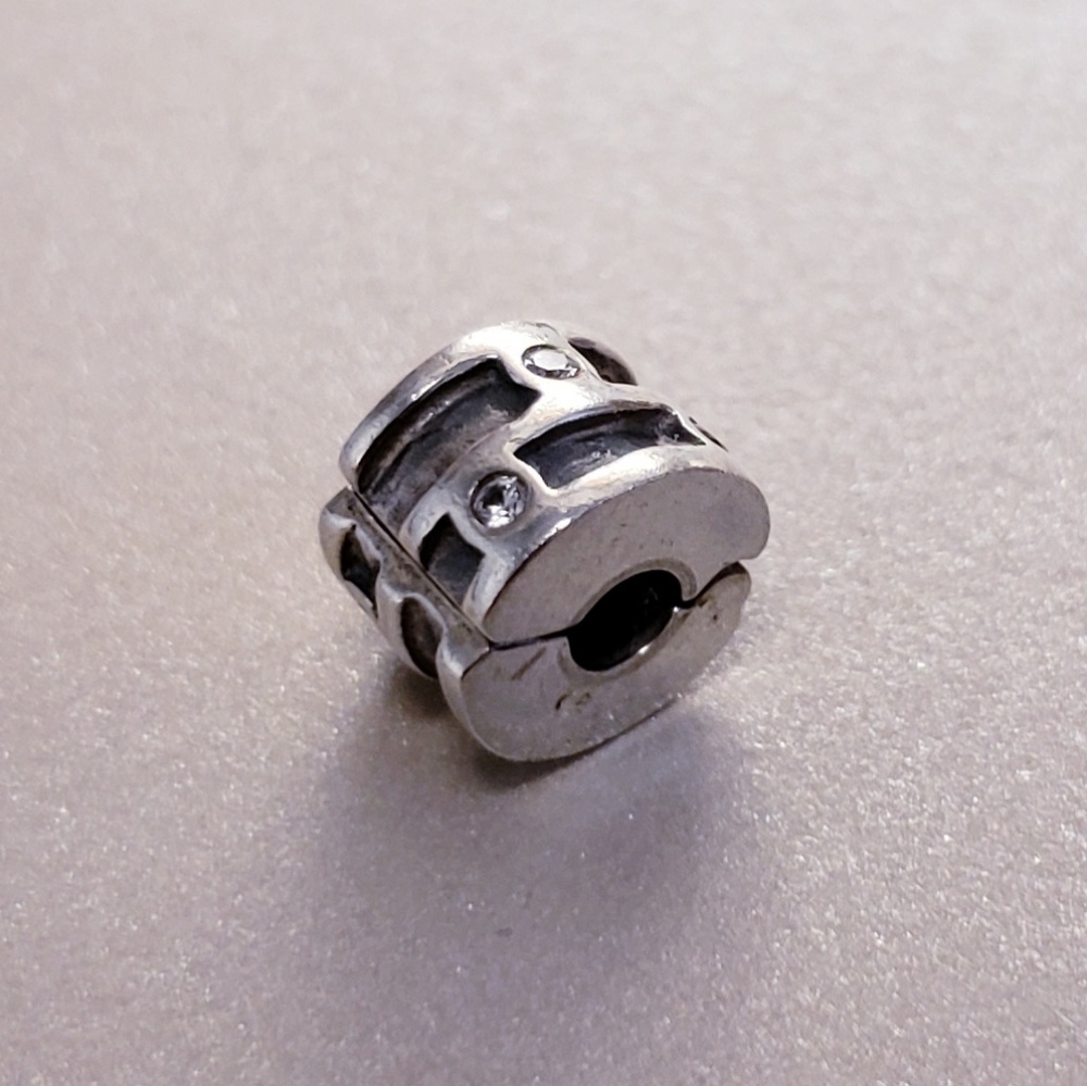 Authentic Pandora Retired Clip #790291cz - Picture 3 of 5